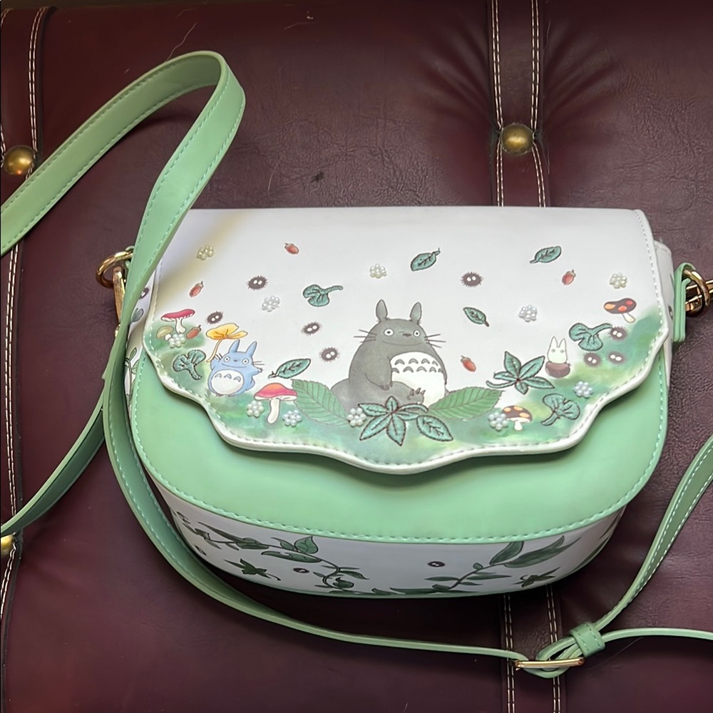Box LunchTotoro Green and White Crossbody Bag